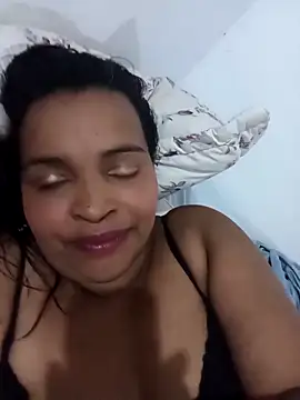 Snapshot of _violetta_- chatting on April 29, 2026, 3:05 pm violetta - online show from April 29, 2026, 3:05 pm