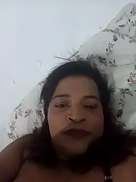 Snapshot of _violetta_- chatting on May 2, 2026, 8:36 pm violetta - online show from May 2, 2026, 8:36 pm