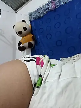 Snapshot of _violetta_- chatting on January 5, 2026, 6:11 pm violetta - online show from January 5, 2026, 6:11 pm