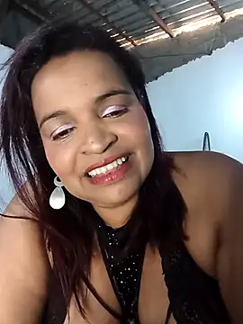 Snapshot of _violetta_- chatting on May 3, 2026, 10:46 pm violetta - online show from May 3, 2026, 10:46 pm