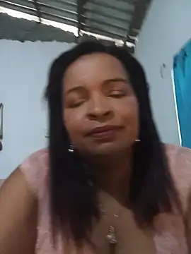 Snapshot of _violetta_- chatting on May 24, 2026, 12:16 pm violetta - online show from May 24, 2026, 12:16 pm