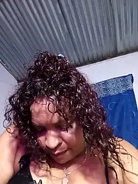 Snapshot of _violetta_- chatting on December 17, 2025, 6:24 pm violetta - online show from December 17, 2025, 6:24 pm