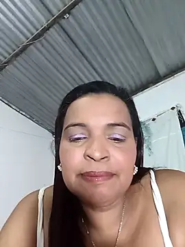 Snapshot of _violetta_- chatting on February 21, 2026, 7:27 pm violetta - online show from February 21, 2026, 7:27 pm