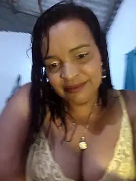 Snapshot of _violetta_- chatting on April 7, 2026, 12:23 am violetta - online show from April 7, 2026, 12:23 am