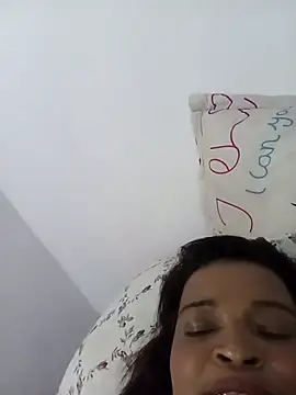 Snapshot of _violetta_- chatting on March 22, 2026, 10:17 am violetta - online show from March 22, 2026, 10:17 am
