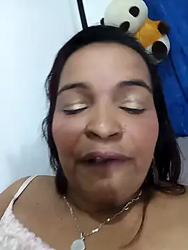 Snapshot of _violetta_- chatting on January 12, 2026, 12:12 pm violetta - online show from January 12, 2026, 12:12 pm