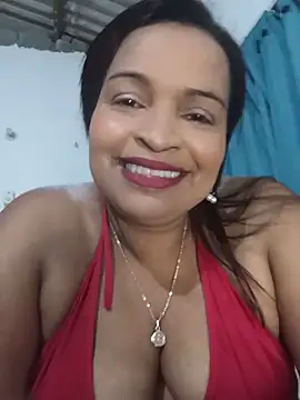 Snapshot of _violetta_- chatting on May 17, 2026, 12:10 am violetta - online show from May 17, 2026, 12:10 am