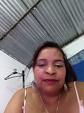 Snapshot of _violetta_- chatting on January 8, 2026, 1:33 am violetta - online show from January 8, 2026, 1:33 am