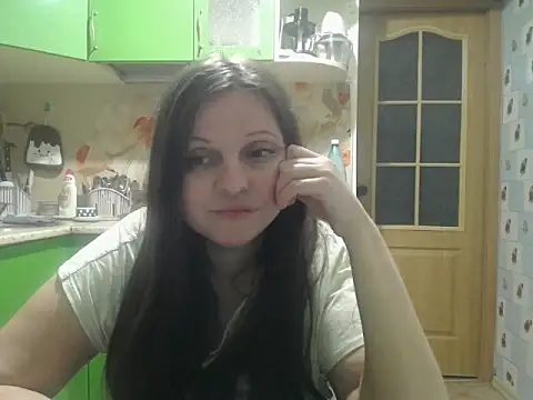 Snapshot of CatMelissa chatting on April 13, 2026, 10:14 pm CatMelissa online show from April 13, 2026, 10:14 pm