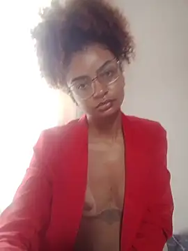 Snapshot of Emanuelle_manu chatting on May 17, 2026, 12:16 pm Emanuelle manu online show from May 17, 2026, 12:16 pm