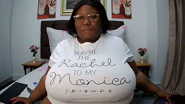 Snapshot of DAIRYBELLELIZxx chatting on May 27, 2026, 9:22 pm DAIRYBELLELIZxx online show from May 27, 2026, 9:22 pm