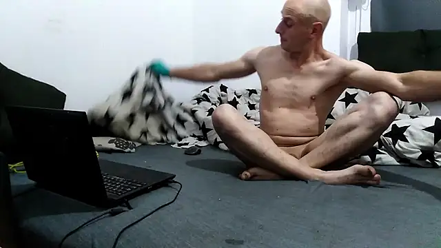 Snapshot of Bdsmslavebi chatting on November 8, 2025, 3:21 am Bdsmslavebi online show from November 8, 2025, 3:21 am