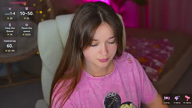 Snapshot of DonnaLustt chatting on April 12, 2026, 5:54 am DonnaLustt online show from April 12, 2026, 5:54 am