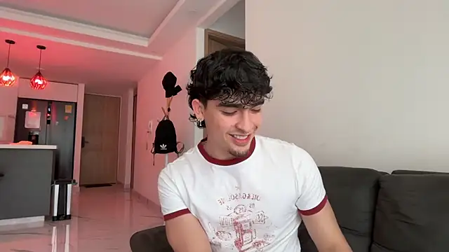 zenn rush1 online show from March 18, 2026, 8:53 pm