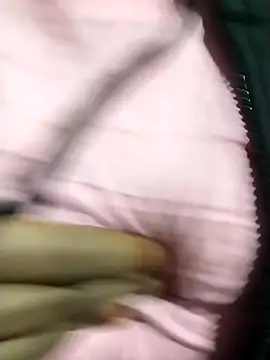 Snapshot of saloni19881 chatting on January 14, 2025, 7:17 am saloni19881 online show from January 14, 2025, 7:17 am