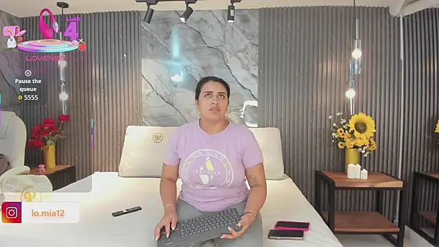 Snapshot of julietha_taylor chatting on May 15, 2026, 12:41 am julietha taylor online show from May 15, 2026, 12:41 am