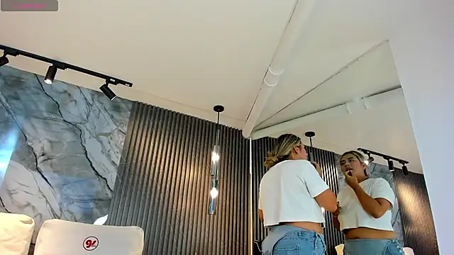 Snapshot of julietha_taylor chatting on November 21, 2025, 2:10 am julietha taylor online show from November 21, 2025, 2:10 am