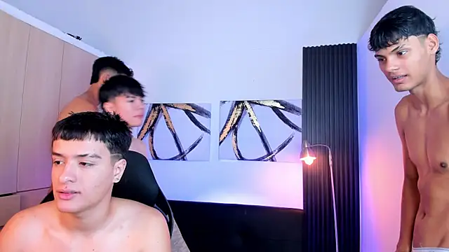 Snapshot of Sweet_WallenV2 chatting on October 24, 2025, 1:21 pm Sweet WallenV2 online show from October 24, 2025, 1:21 pm