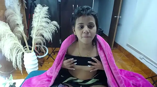 Snapshot of Valentinapatry1 chatting on February 25, 2025, 6:25 am Valentinapatry1 online show from February 25, 2025, 6:25 am