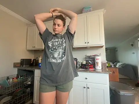 Snapshot of MissSwitch chatting on November 26, 2025, 3:56 pm MissSwitch online show from November 26, 2025, 3:56 pm