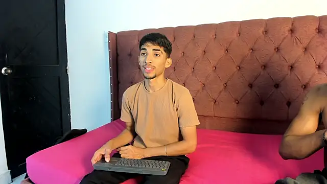 Snapshot of boys_yourparty chatting on September 18, 2025, 1:14 pm boys yourparty online show from September 18, 2025, 1:14 pm