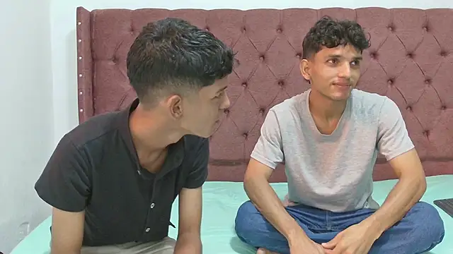 Snapshot of boys_yourparty chatting on February 28, 2025, 1:25 pm boys yourparty online show from February 28, 2025, 1:25 pm