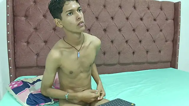 Snapshot of boys_yourparty chatting on March 15, 2025, 7:48 pm boys yourparty online show from March 15, 2025, 7:48 pm