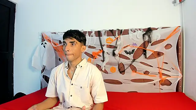 Snapshot of boys_yourparty chatting on October 15, 2025, 1:08 pm boys yourparty online show from October 15, 2025, 1:08 pm