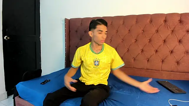 Snapshot of boys_yourparty chatting on September 30, 2025, 1:06 pm boys yourparty online show from September 30, 2025, 1:06 pm