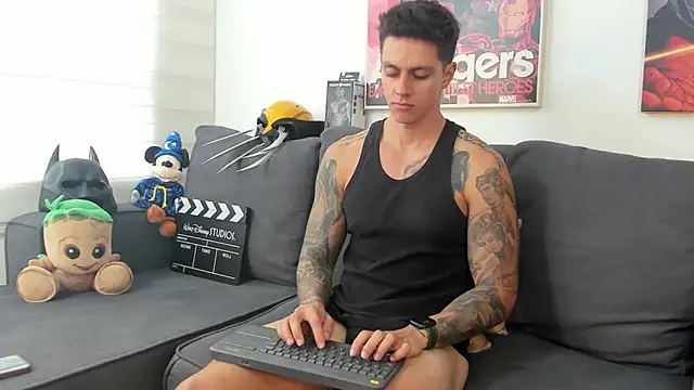Snapshot of JeanBroc chatting on April 16, 2026, 7:03 pm JeanBroc online show from April 16, 2026, 7:03 pm