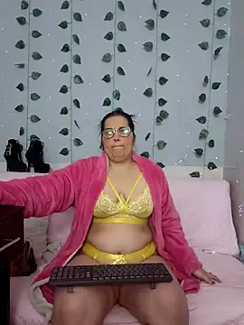 Snapshot of kiara_scottt chatting on January 7, 2026, 9:03 am kiara scottt online show from January 7, 2026, 9:03 am