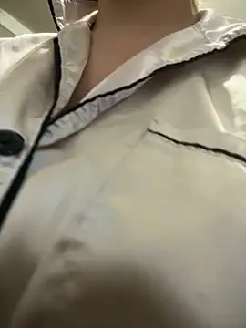 Snapshot of PEACHY439 chatting on October 18, 2025, 5:37 pm PEACHY439 online show from October 18, 2025, 5:37 pm