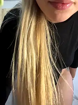 Snapshot of PEACHY439 chatting on October 29, 2025, 5:45 pm PEACHY439 online show from October 29, 2025, 5:45 pm