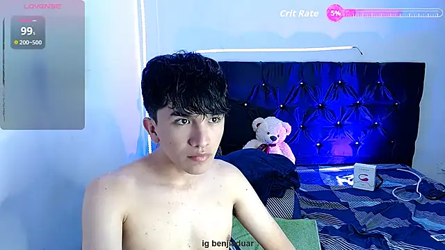 Snapshot of benji_hoter chatting on September 17, 2025, 8:00 pm benji hoter online show from September 17, 2025, 8:00 pm