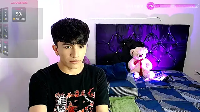 Snapshot of benji_hoter chatting on September 23, 2025, 9:33 pm benji hoter online show from September 23, 2025, 9:33 pm