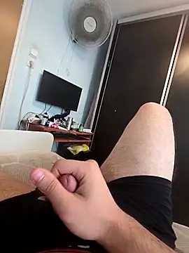 Chneor28 online show from February 9, 2026, 1:42 pm