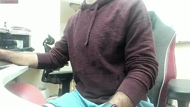 bear russian hunk online show from October 9, 2025, 1:22 pm