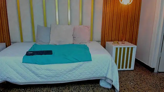 Snapshot of love_mommy chatting on March 19, 2025, 5:52 am love mommy online show from March 19, 2025, 5:52 am