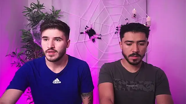 Snapshot of dam0n_fr0st chatting on October 24, 2025, 10:42 pm dam0n fr0st online show from October 24, 2025, 10:42 pm