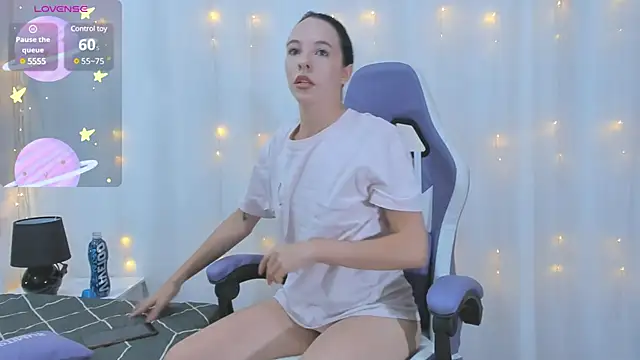 Snapshot of AnneGagner chatting on January 24, 2025, 10:19 pm AnneGagner online show from January 24, 2025, 10:19 pm