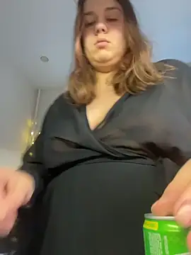 SuzieMurray online show from December 17, 2025, 7:46 am