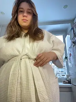 Snapshot of SuzieMurray chatting on February 8, 2026, 8:12 am SuzieMurray online show from February 8, 2026, 8:12 am