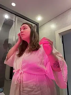 Snapshot of SuzieMurray chatting on February 22, 2026, 8:17 am SuzieMurray online show from February 22, 2026, 8:17 am