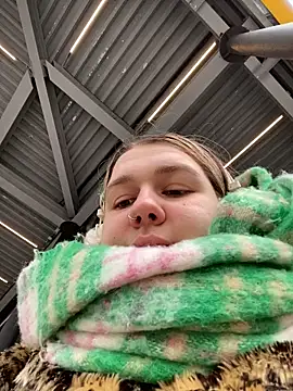 SuzieMurray online show from March 20, 2025, 11:27 am