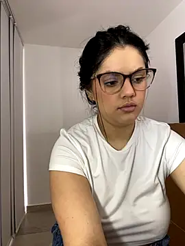 Snapshot of kimberlyhills1 chatting on November 14, 2025, 7:39 pm kimberlyhills1 online show from November 14, 2025, 7:39 pm