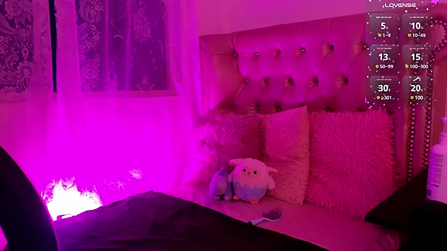 AlexaFoxy18 online show from March 18, 2025, 5:12 am