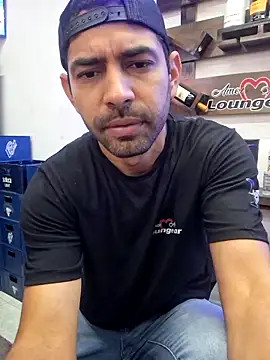 Snapshot of Alsaud1106 chatting on February 19, 2025, 7:37 pm Alsaud1106 online show from February 19, 2025, 7:37 pm