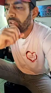 Snapshot of Alsaud1106 chatting on March 5, 2025, 12:49 am Alsaud1106 online show from March 5, 2025, 12:49 am