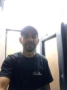 Snapshot of Alsaud1106 chatting on March 8, 2025, 10:24 pm Alsaud1106 online show from March 8, 2025, 10:24 pm