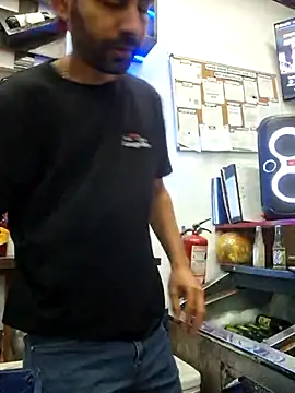 Snapshot of Alsaud1106 chatting on March 14, 2025, 8:17 pm Alsaud1106 online show from March 14, 2025, 8:17 pm